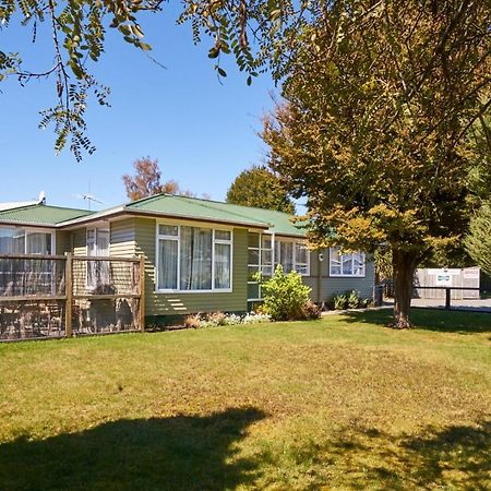 Accommodation Fiordland -The Three Bedroom House At 226A Milford Road Te Anau Exteriör bild