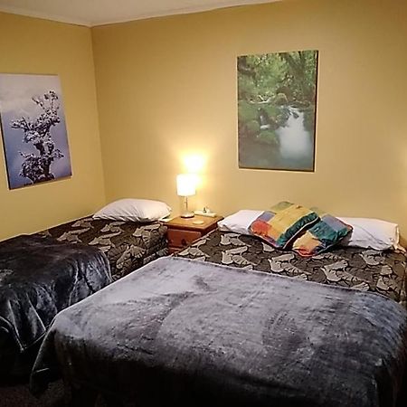Accommodation Fiordland -The Three Bedroom House At 226A Milford Road Te Anau Exteriör bild