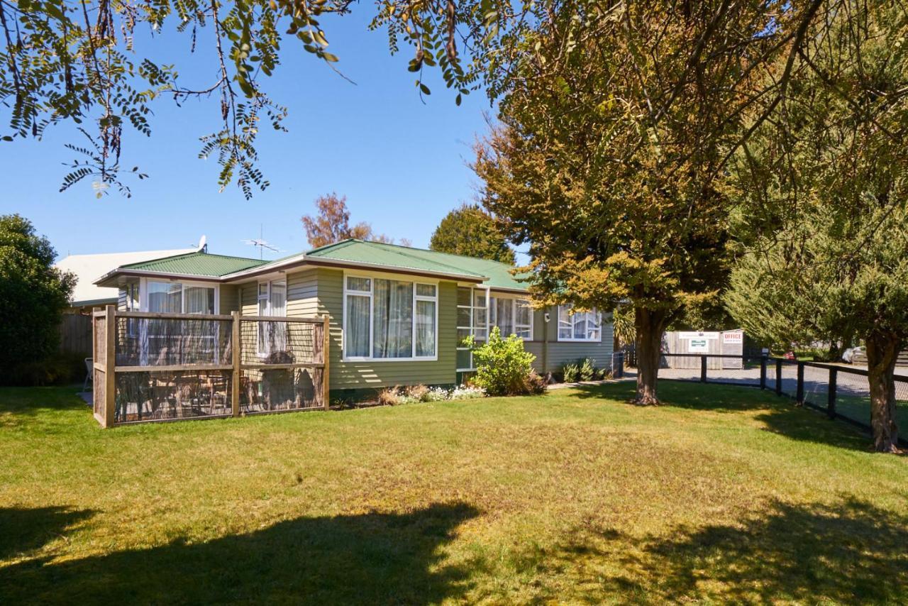 Accommodation Fiordland -The Three Bedroom House At 226A Milford Road Te Anau Exteriör bild