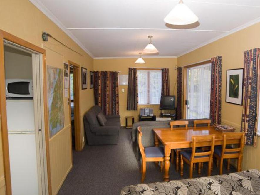 Accommodation Fiordland -The Three Bedroom House At 226A Milford Road Te Anau Exteriör bild
