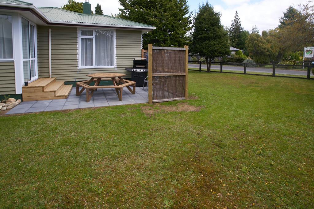 Accommodation Fiordland -The Three Bedroom House At 226A Milford Road Te Anau Exteriör bild