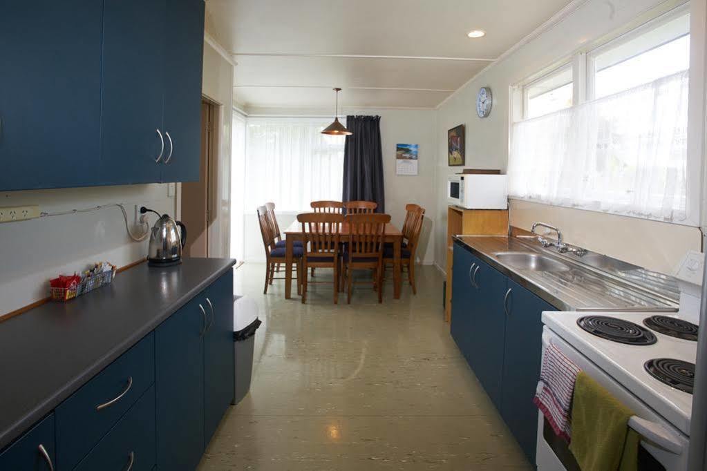 Accommodation Fiordland -The Three Bedroom House At 226A Milford Road Te Anau Exteriör bild