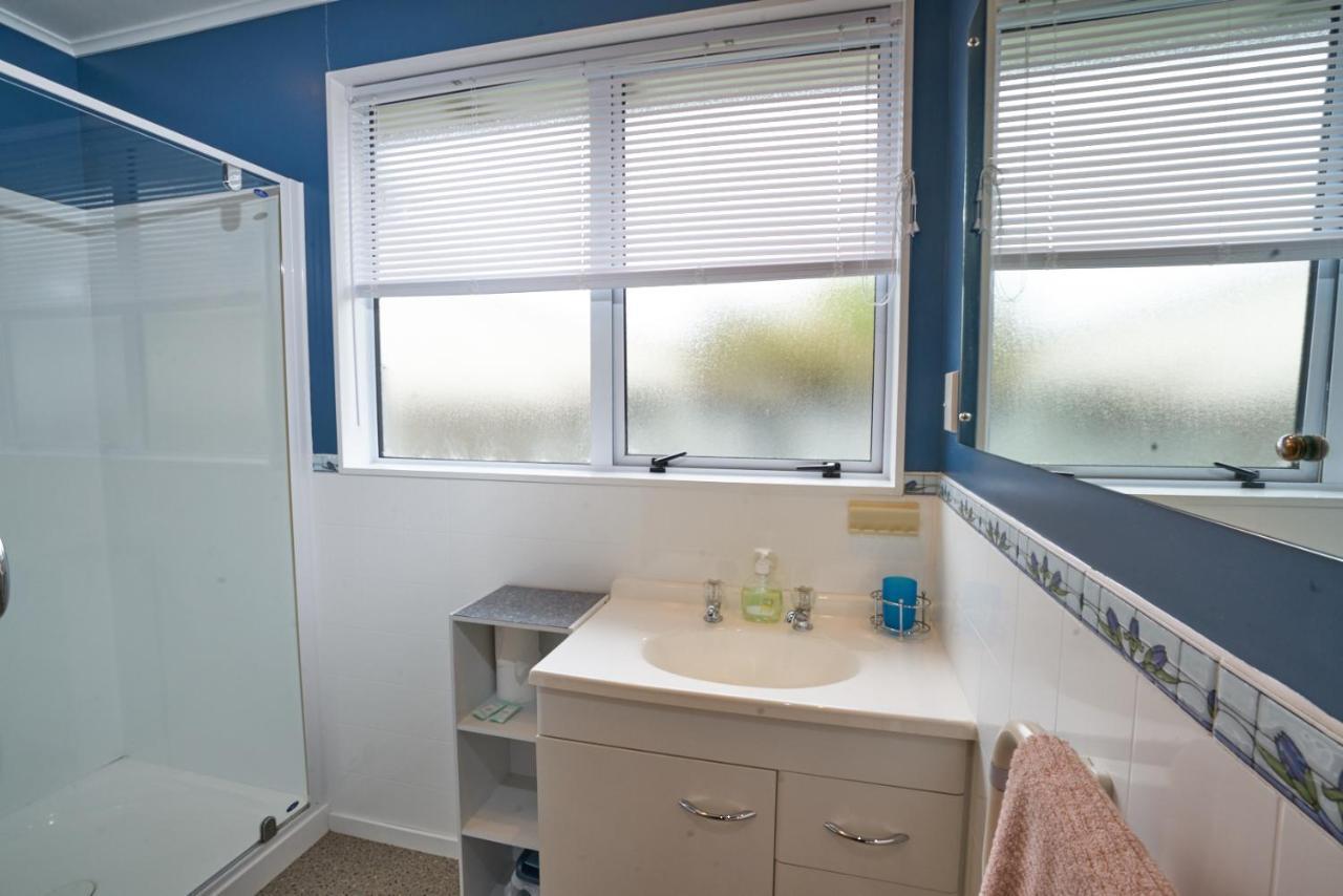 Accommodation Fiordland -The Three Bedroom House At 226A Milford Road Te Anau Exteriör bild