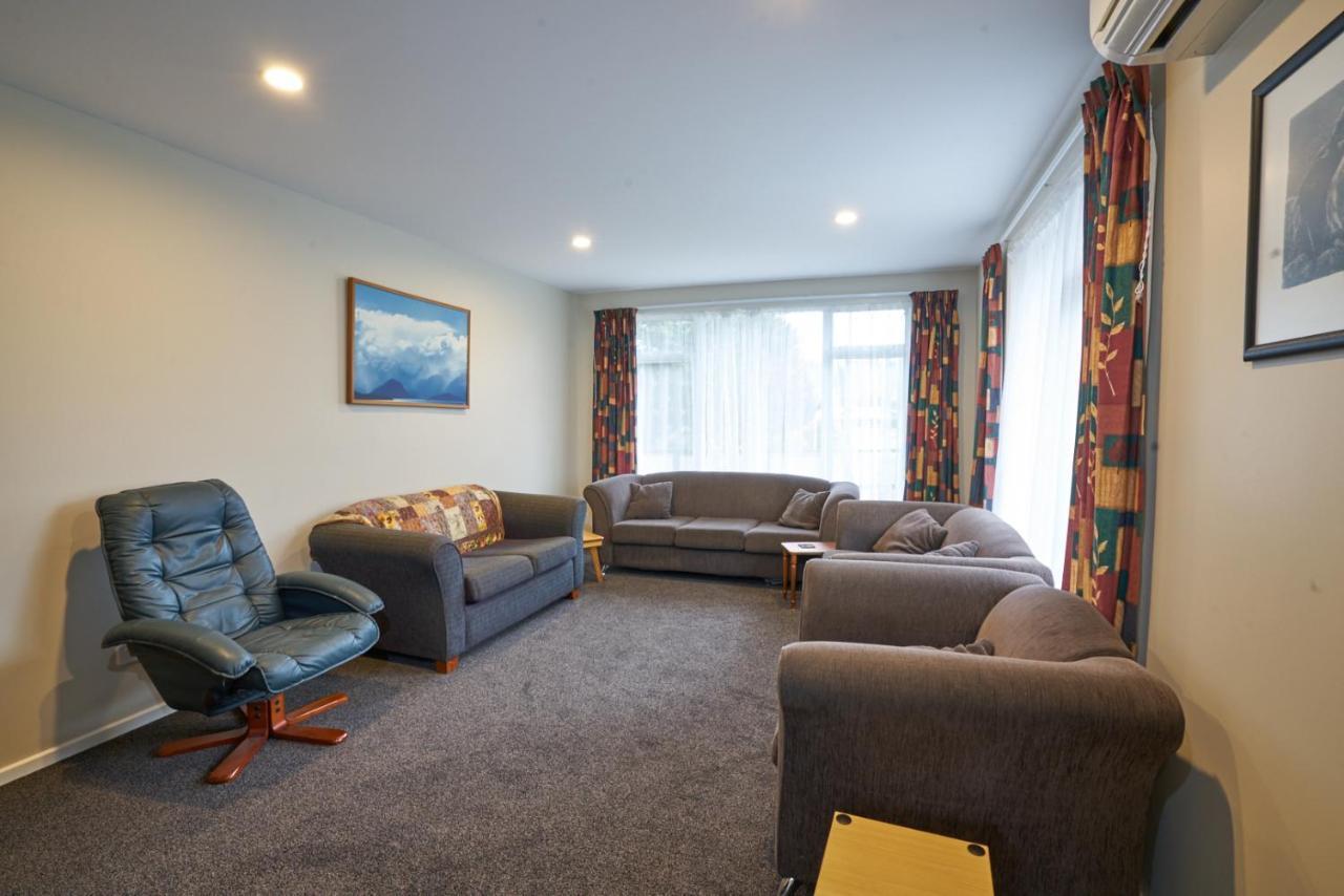 Accommodation Fiordland -The Three Bedroom House At 226A Milford Road Te Anau Exteriör bild