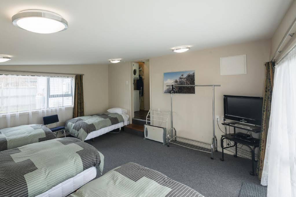 Accommodation Fiordland -The Three Bedroom House At 226A Milford Road Te Anau Exteriör bild