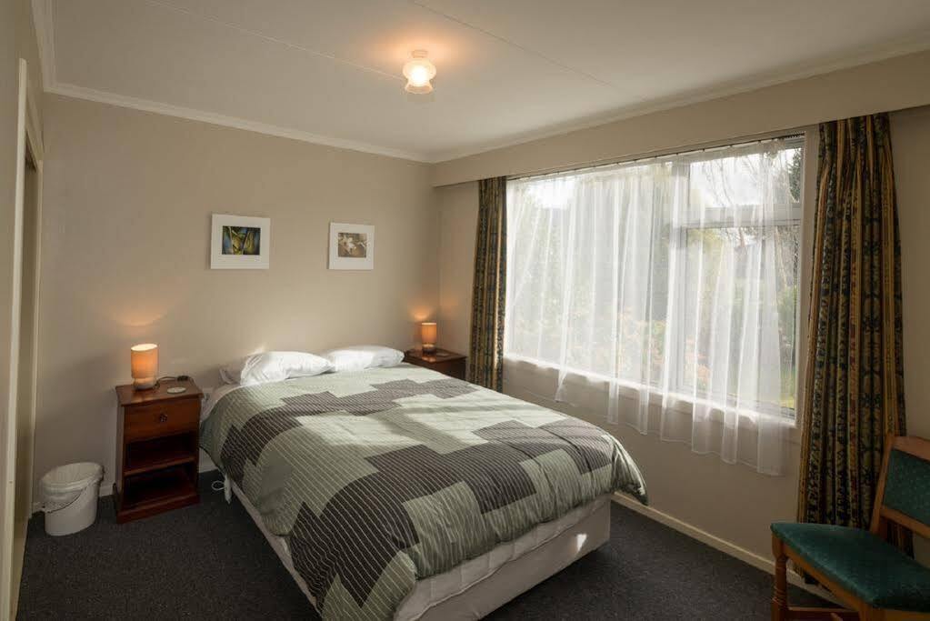 Accommodation Fiordland -The Three Bedroom House At 226A Milford Road Te Anau Exteriör bild