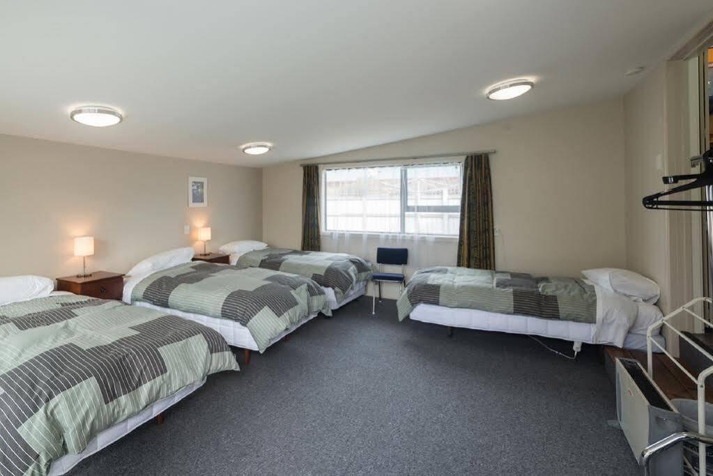 Accommodation Fiordland -The Three Bedroom House At 226A Milford Road Te Anau Exteriör bild