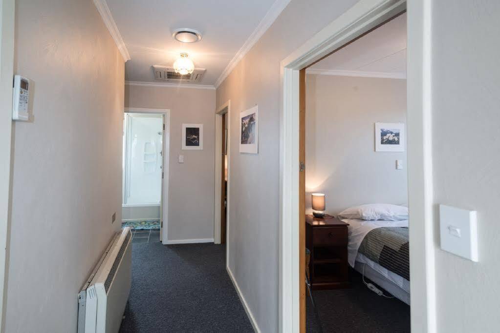 Accommodation Fiordland -The Three Bedroom House At 226A Milford Road Te Anau Exteriör bild